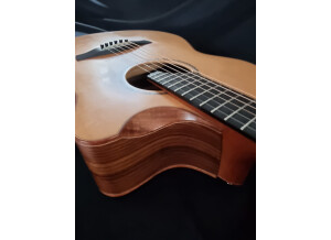 Brunner Guitars B Big with double bevel and soundhole