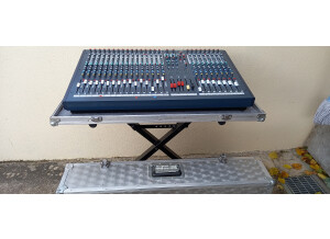 Soundcraft LX7ii 24