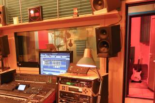 Mackie HR824
