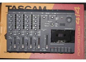 Tascam Portastudio 414 (5276)