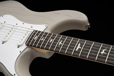 ‘Dead Spec’ Silver Sky Detail ‘Dead Spec’ Silver Sky Detail