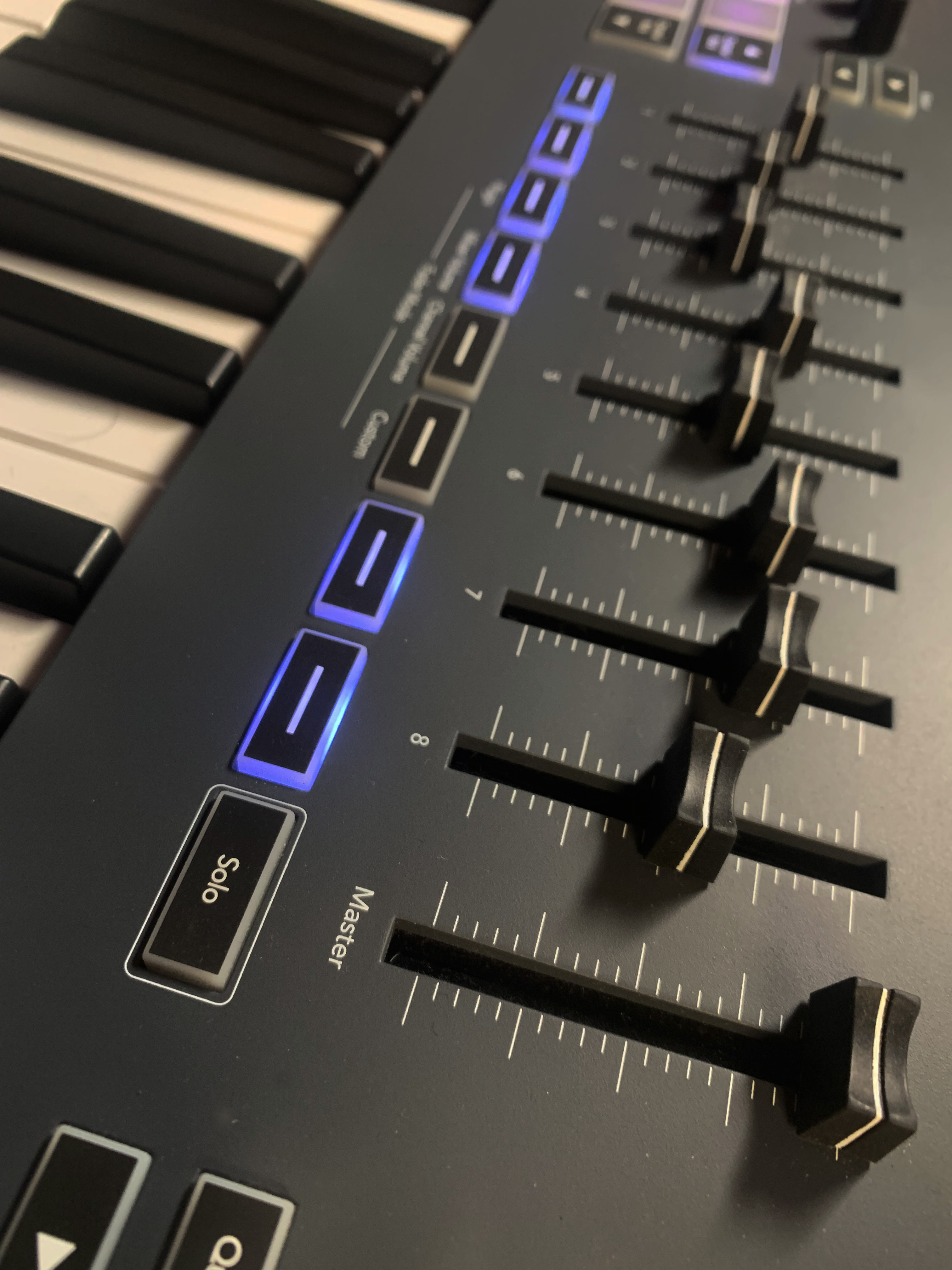 Novation FLkey 61 : faders