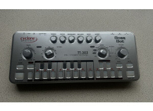 Cyclone Analogic Bass Bot TT-303 V2 (87506)