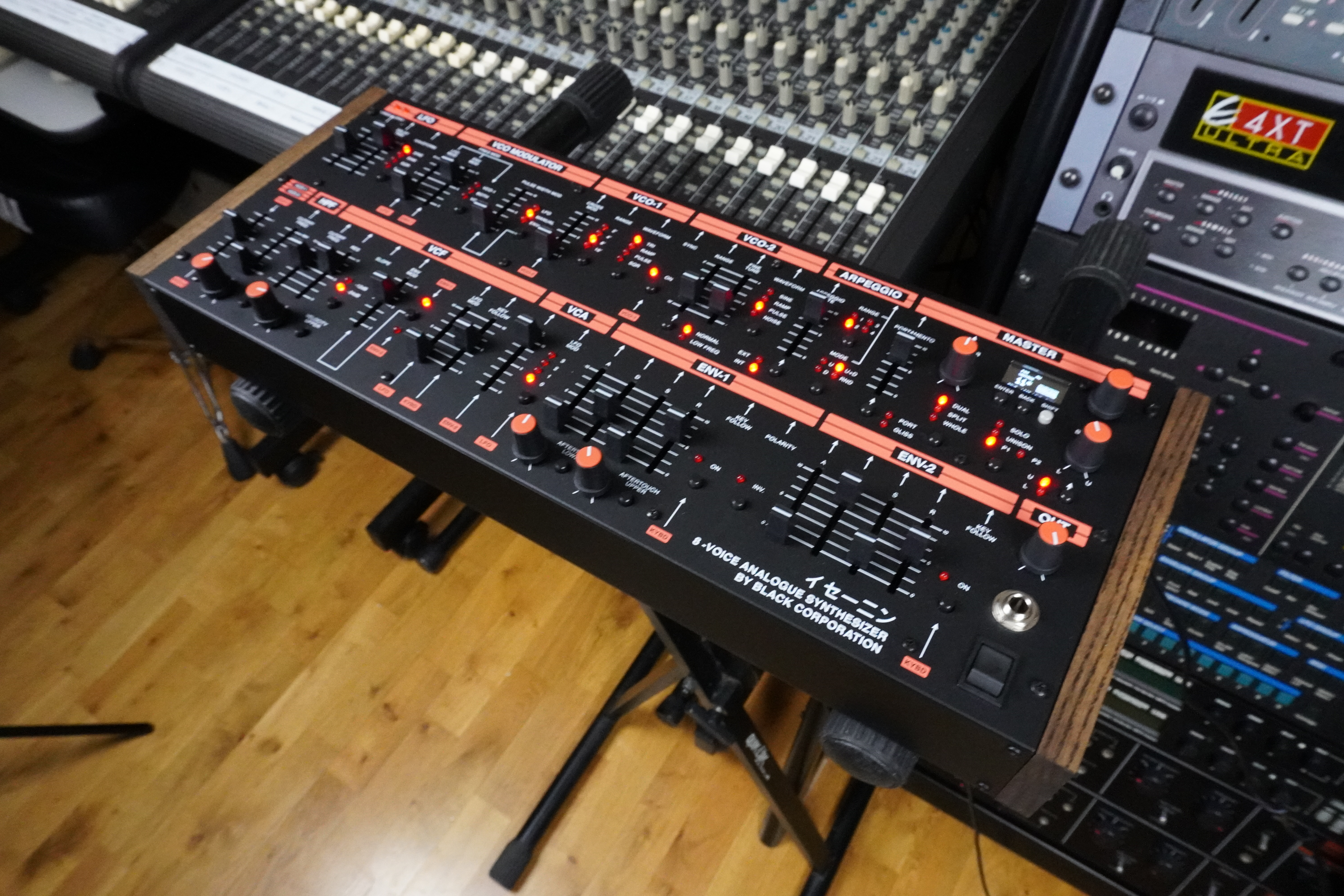 ISE-NIN 2tof 02 Droite