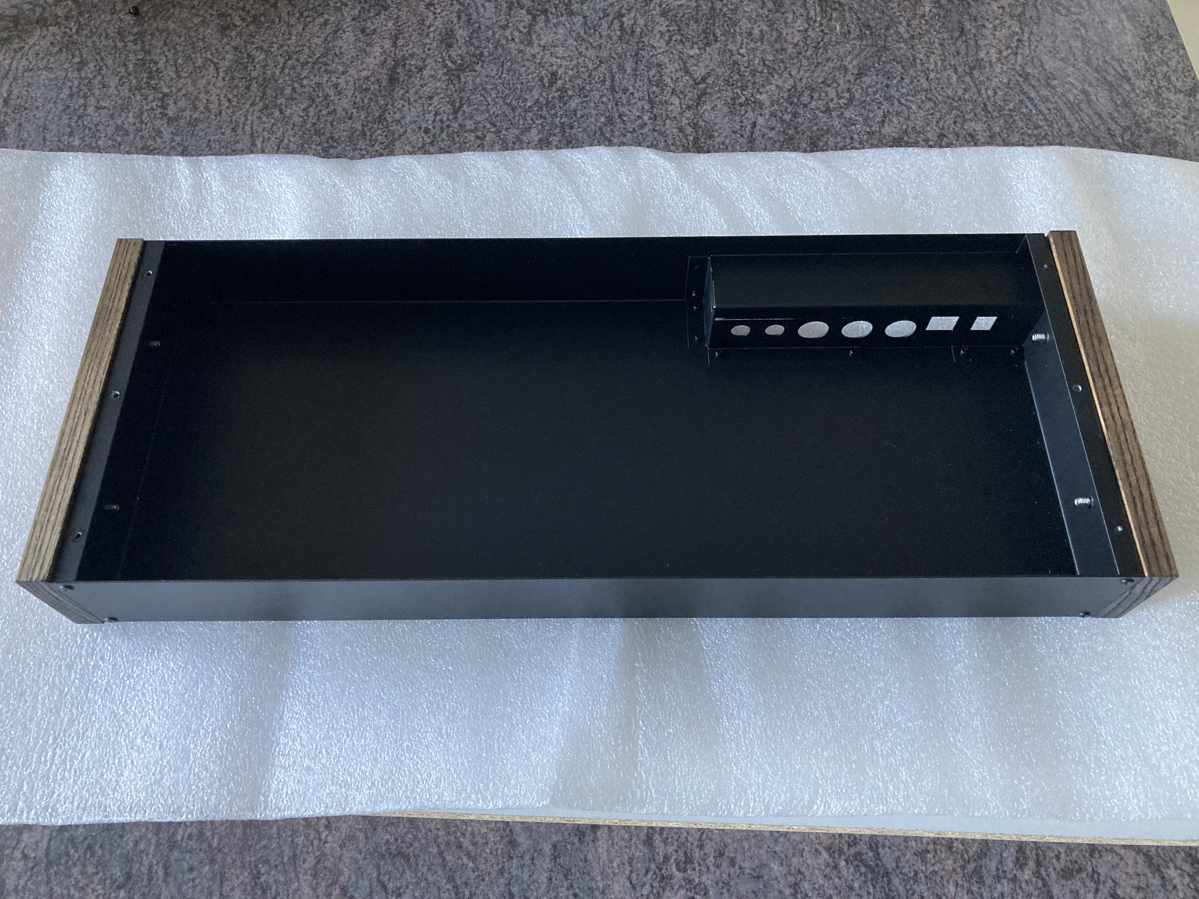 ISE-NIN 2tof 16 Boitier