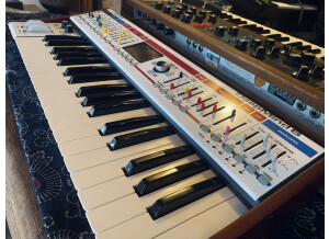 Behringer DeepMind 6 (80667)