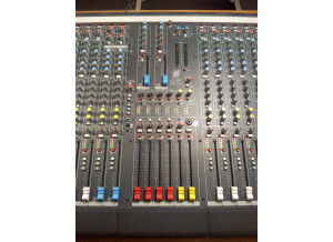 Allen & Heath GL2200-424 (8)
