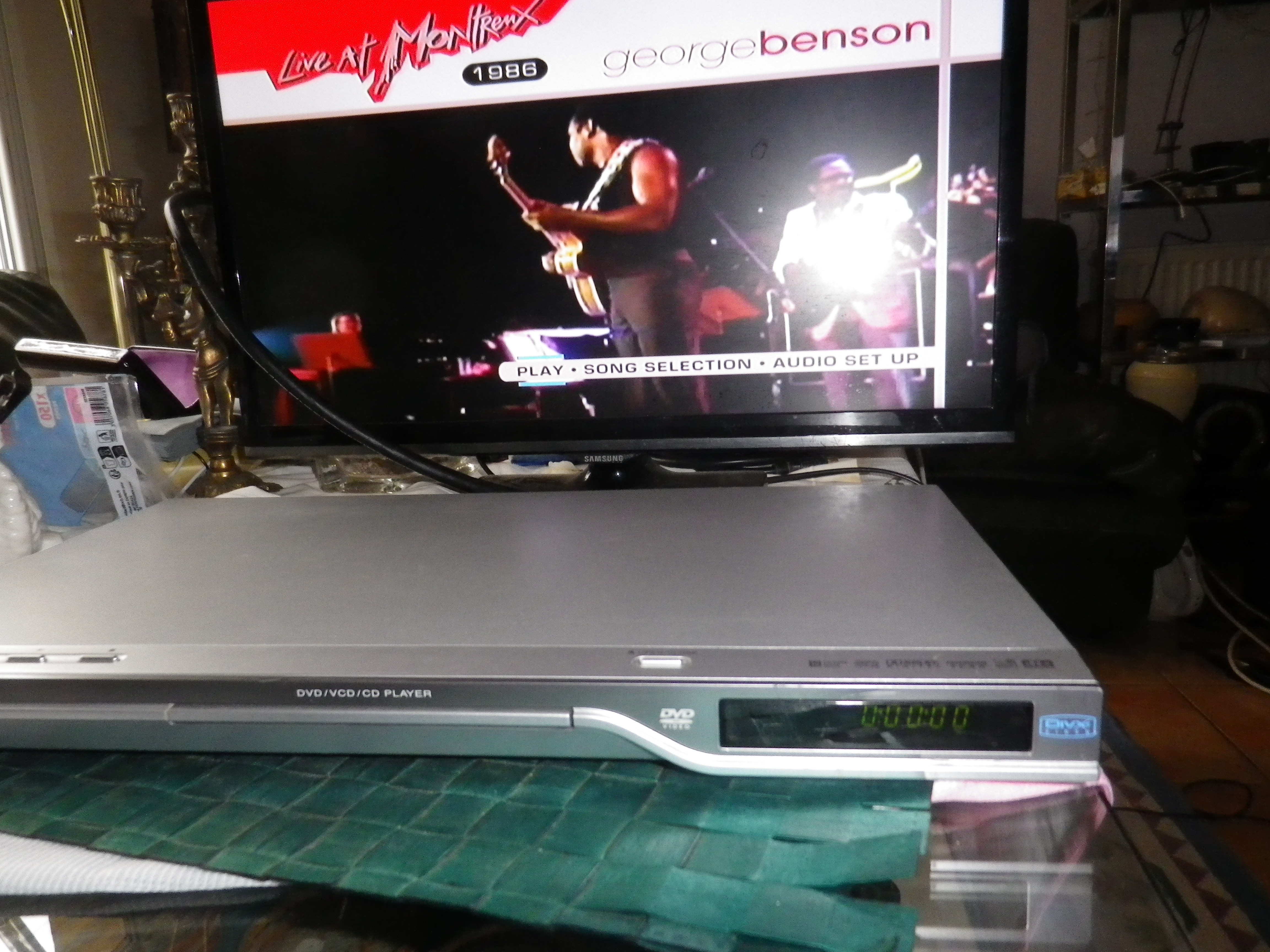 LECTEUR CD Audio et Vidéo  DVD LG DVX-9800