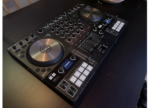 Native Instruments Traktor Kontrol S4 mk3 (28715)