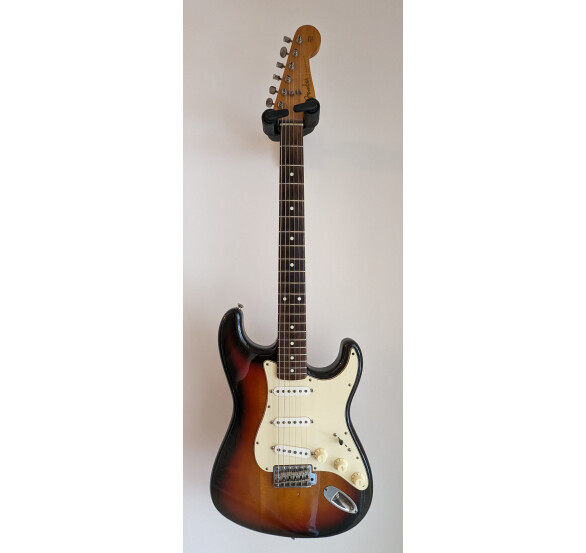 Fender ST62-xx (18209)