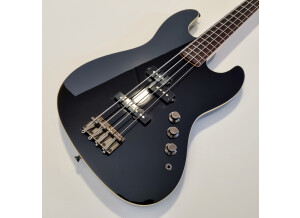 Fender Deluxe Aerodyne Jazz Bass (90166)
