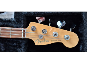 Fender American Standard Precision (3)