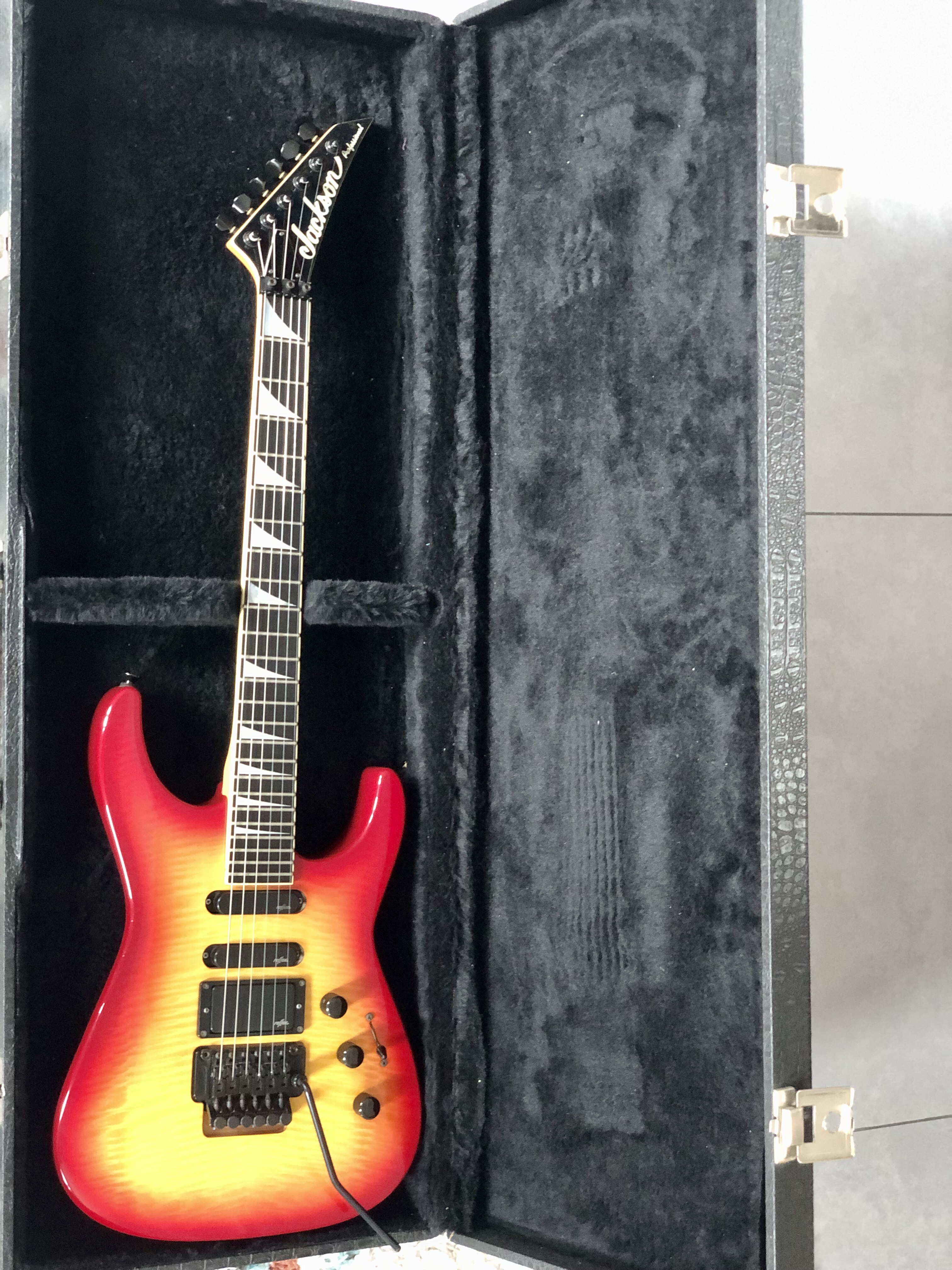 Jackson Dinky LT Cherry Sunburst