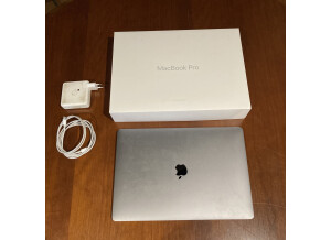 Apple MacBook Pro 15 pouces (2016) i7 4x2,6 GHz