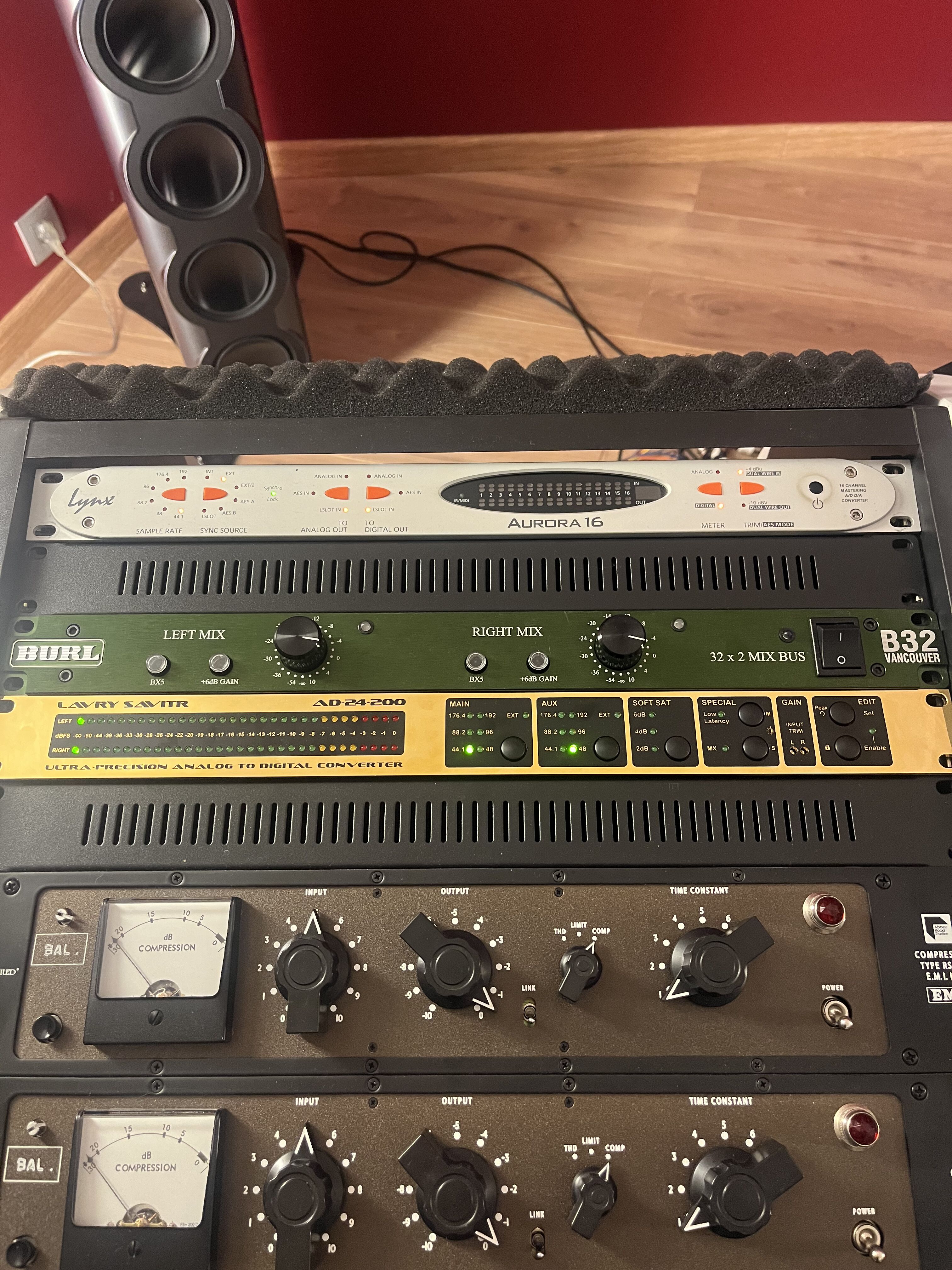 Lynx Studio Technology Aurora 16 VT + Carte LTHD + HD Native