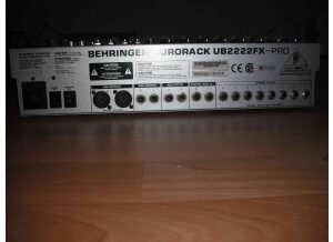 Behringer UB2222FX-Pro