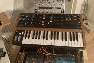 Behringer Poly D
