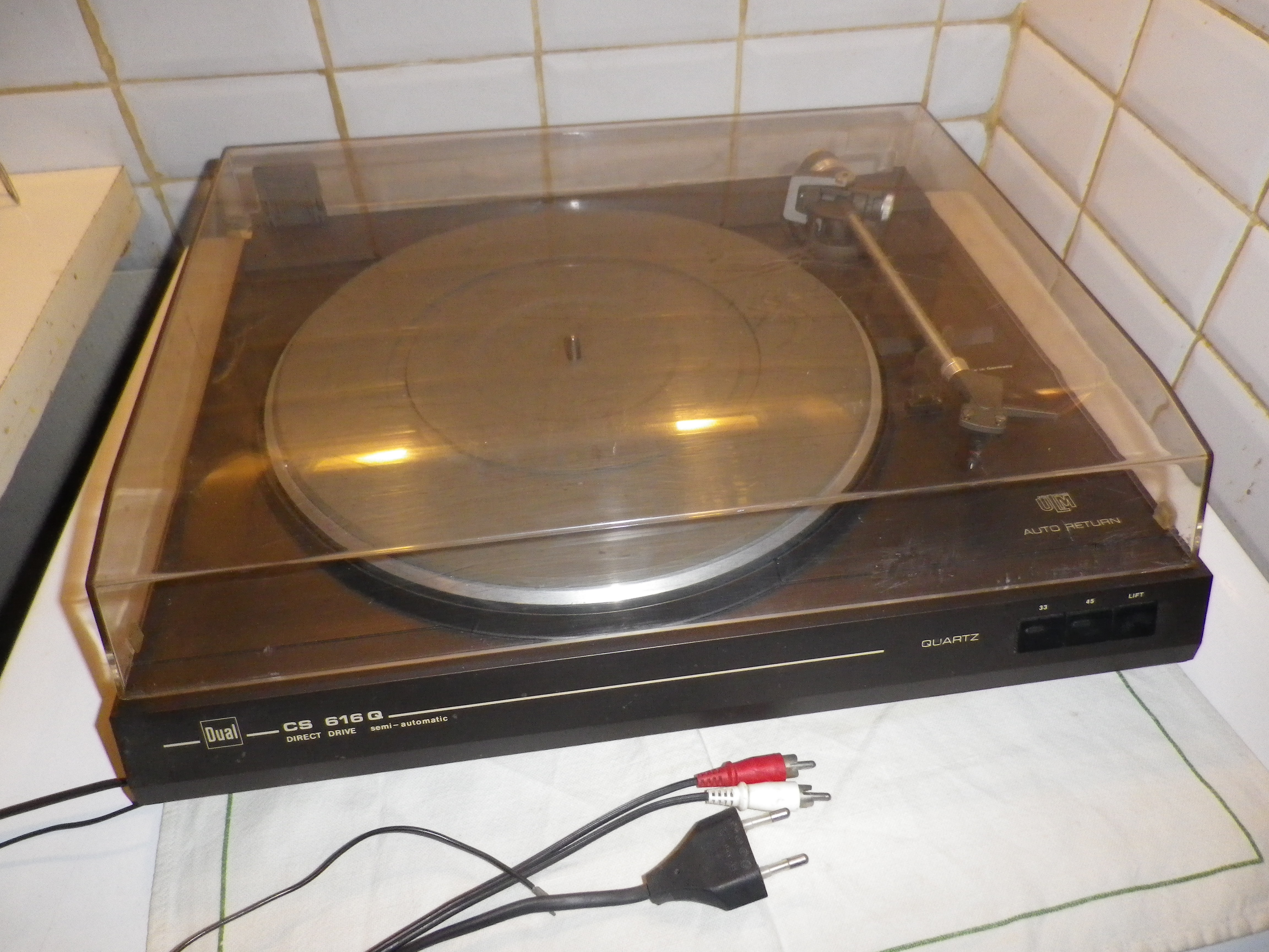 PLATINE VINYLE  DU A L , MODÈLE  C S - 6 1 6 Q
