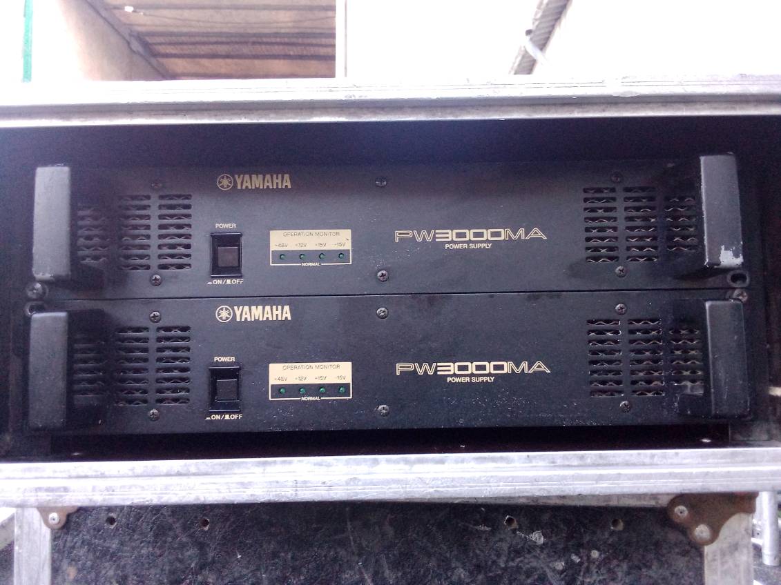 Pictures and images Yamaha PM-3000 24/8/2 - Audiofanzine
