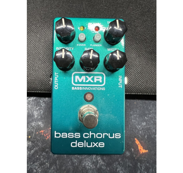 MXR M83 Bass Chorus Deluxe (61000)