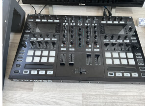 Native Instruments Traktor Kontrol S8 (91334)