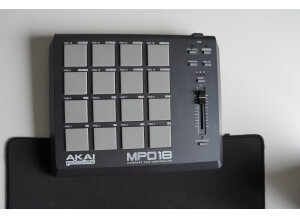 Akai Professional MPD18 (53828)
