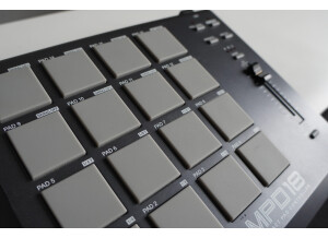 Akai Professional MPD18 (2212)