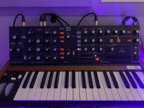 Behringer Poly D
