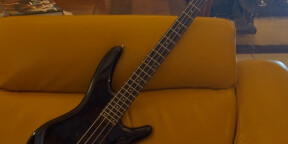 Ibanez bass SR 300 DX  GR Black en très bon état