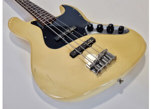 Fender Deluxe Active Jazz Bass (2004) (936)