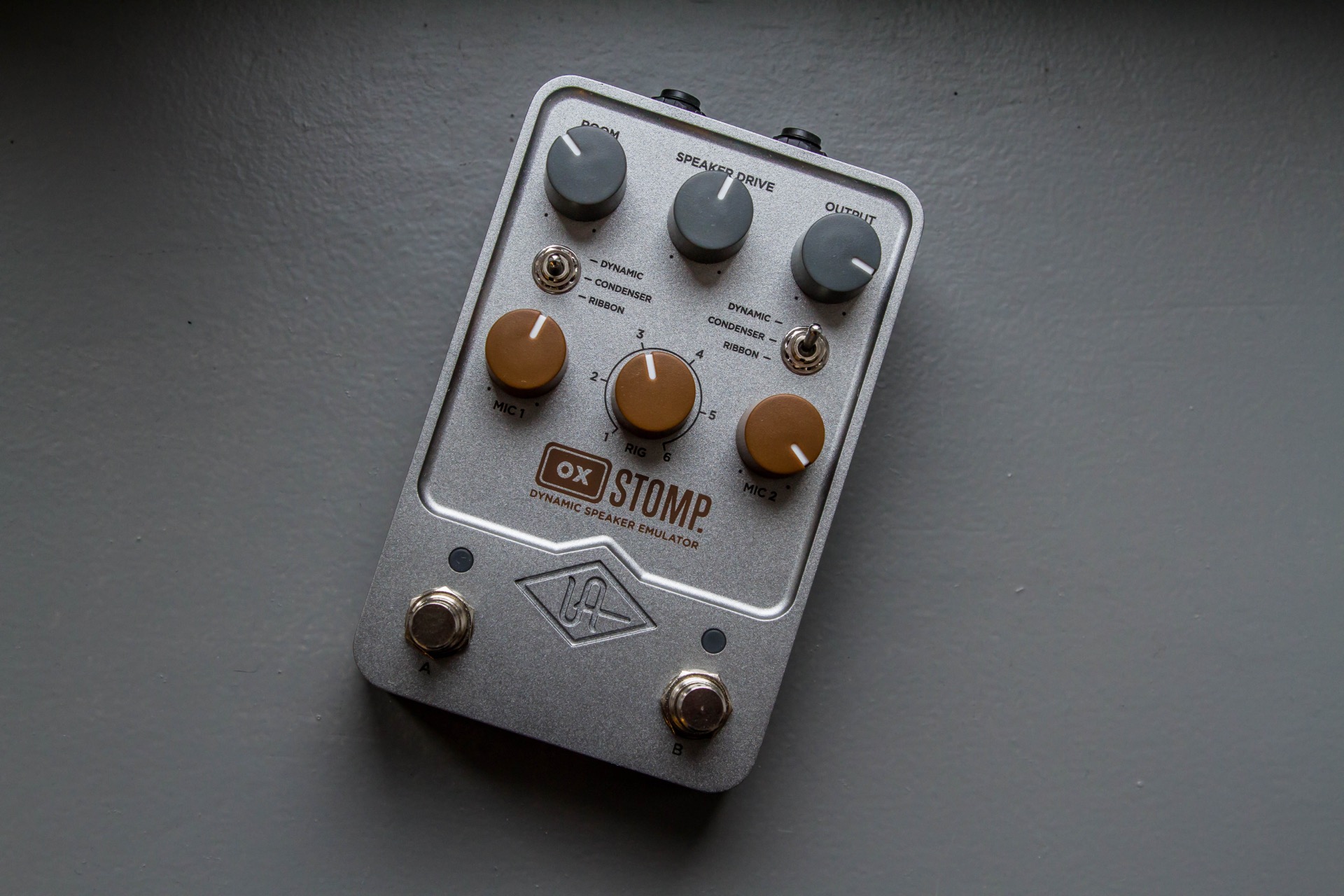 Universal Audio OX Stomp Dynamic Speaker Emulator : OX-8