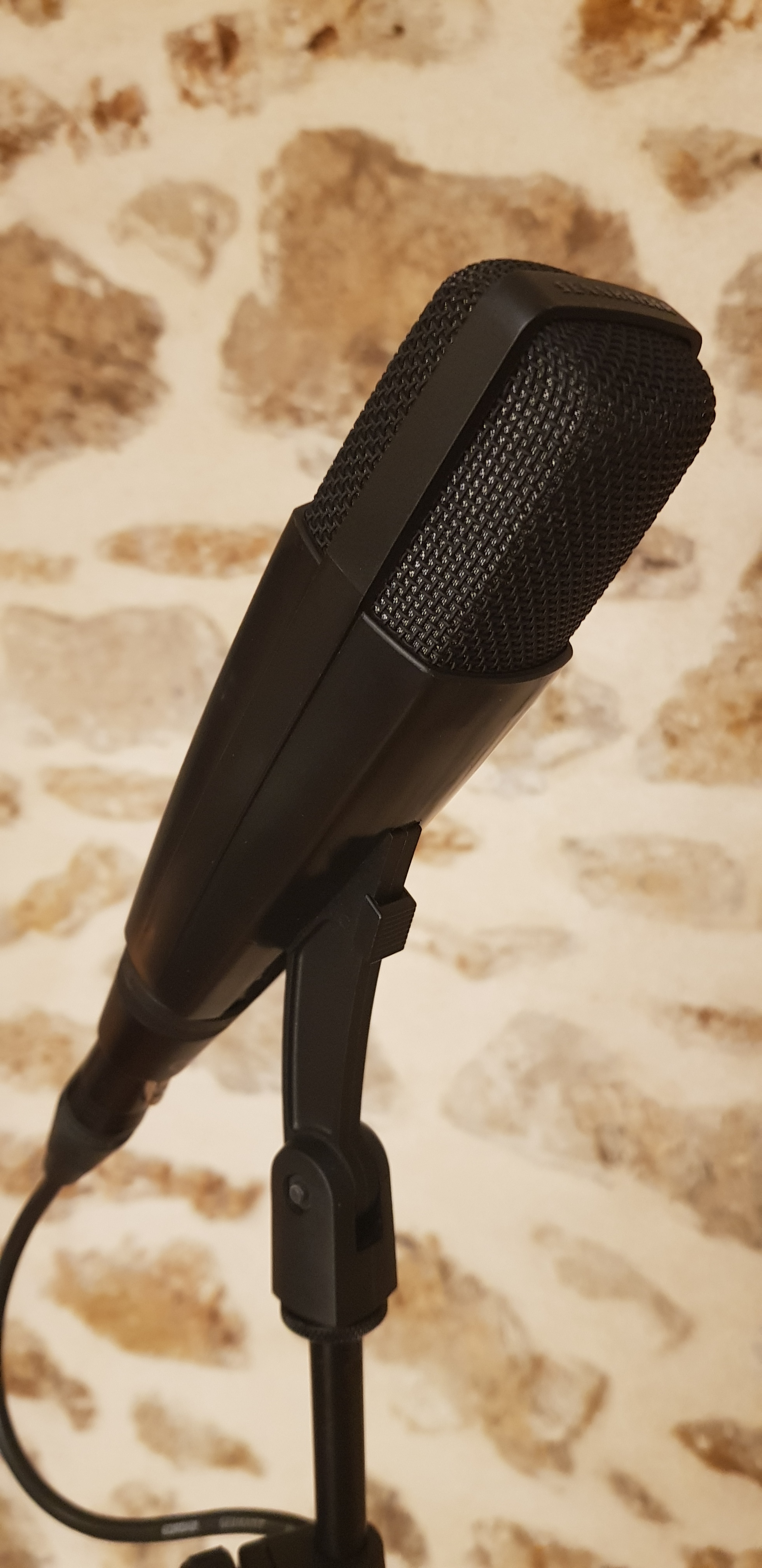 421 Suspension Stone