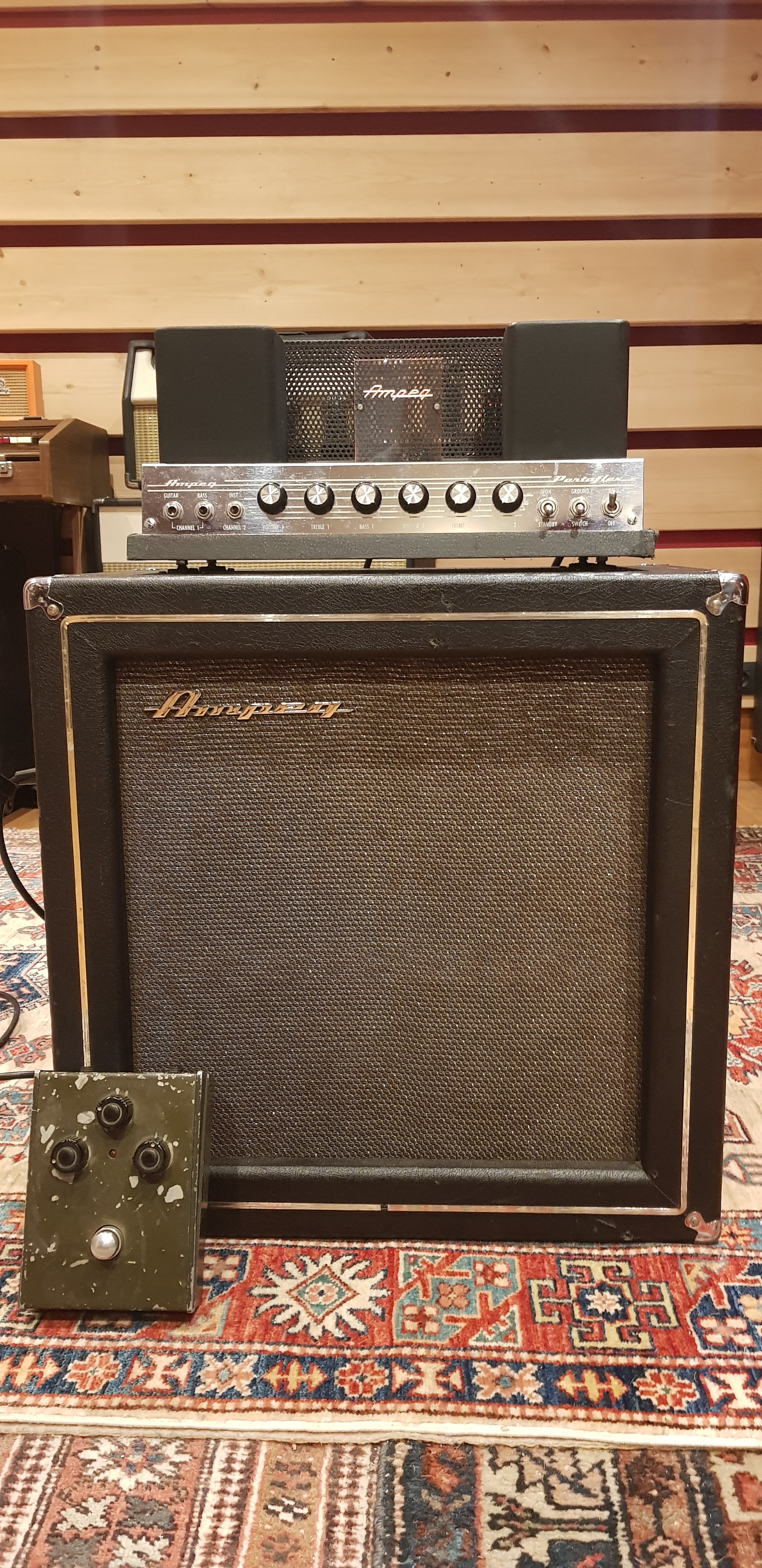 Bass Ampeg