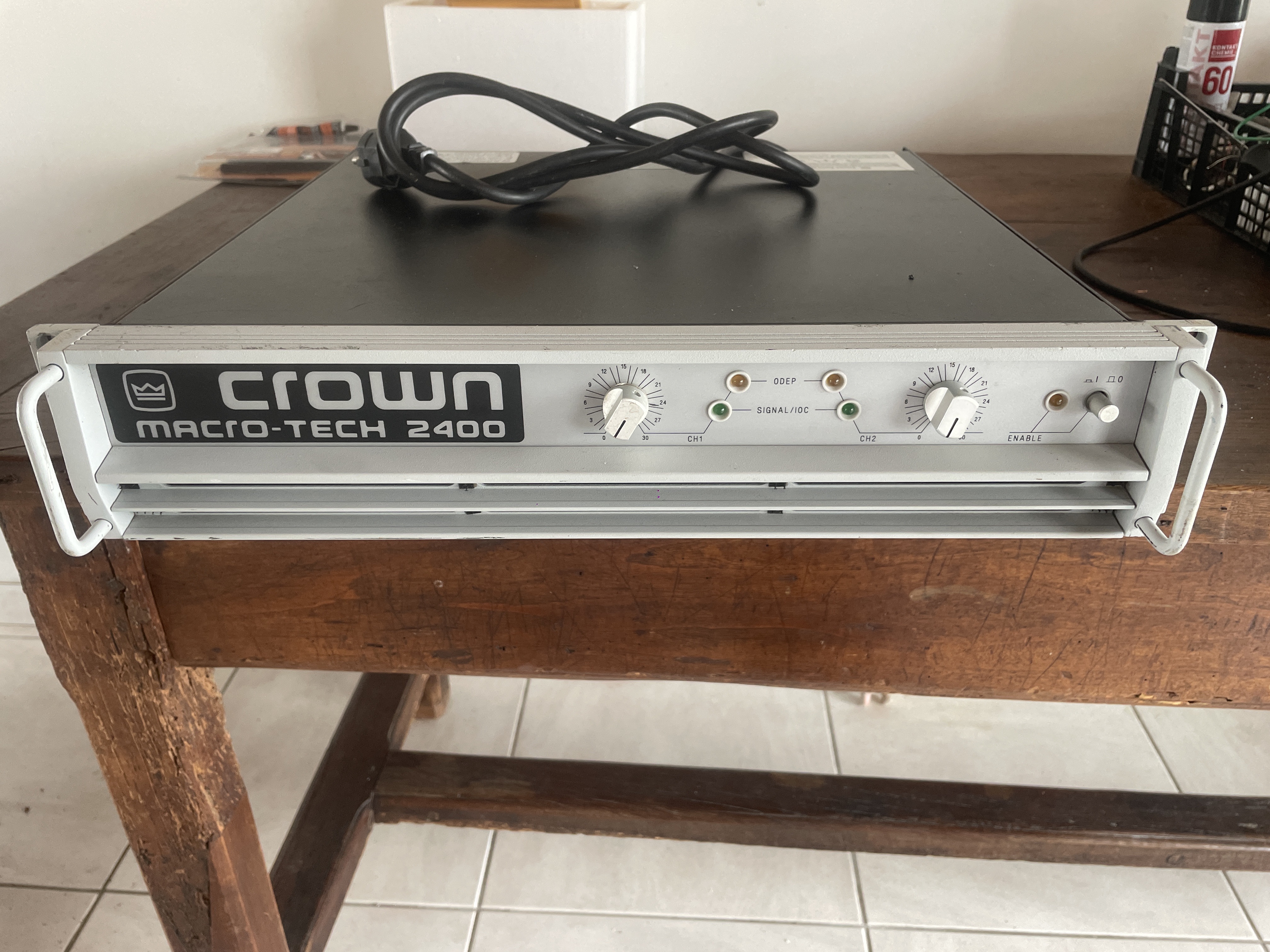Macro-Tech 2400 - Crown Macro-Tech 2400 - Audiofanzine