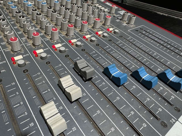 Allen & Heath ZED-14 (35247)