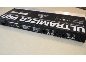 Behringer Ultramizer Pro DSP1424P