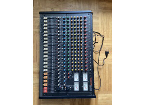 Tascam M-216 (78281)