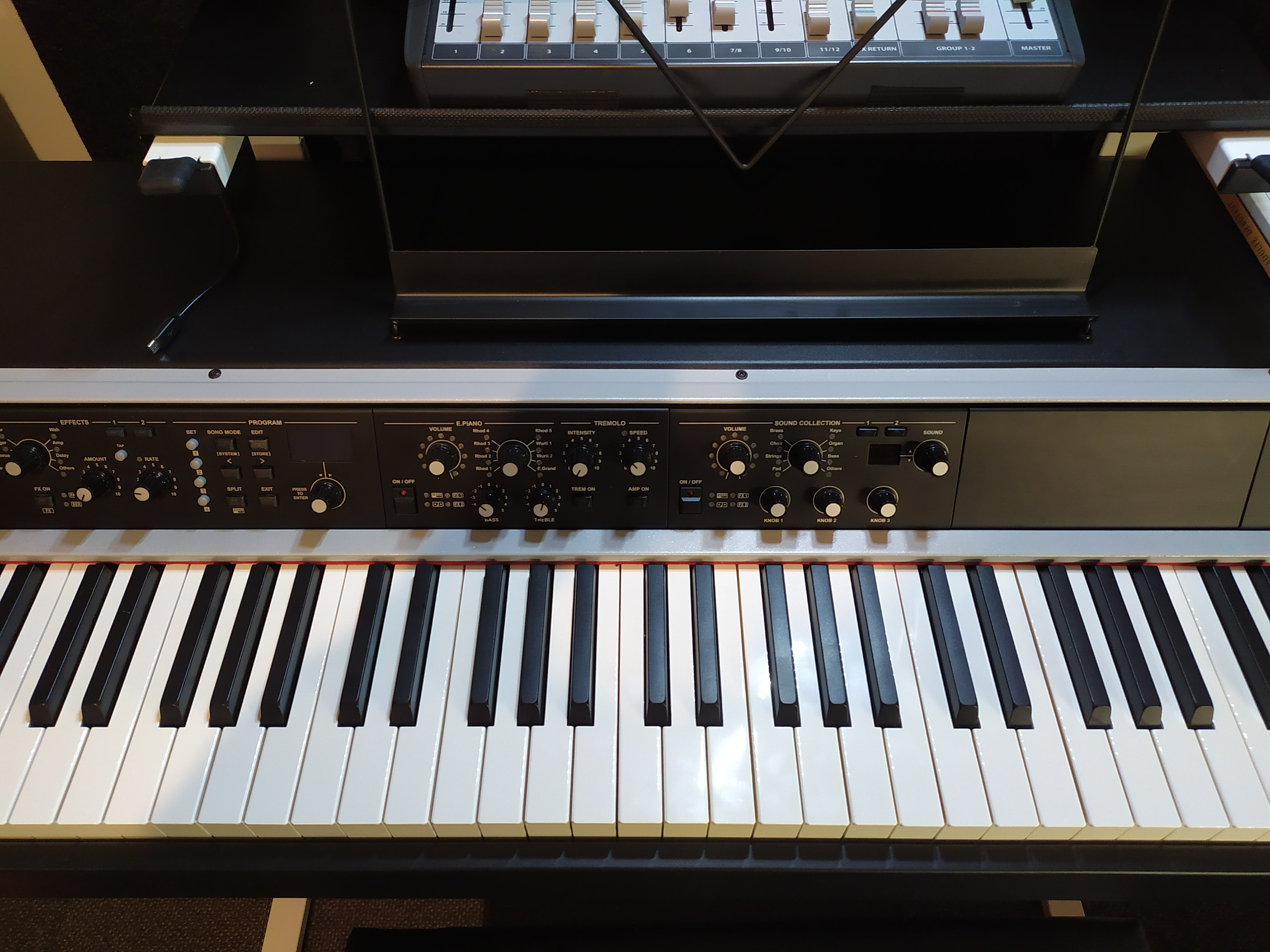 Viscount Legend '70s Artist-W