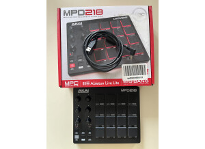 Akai Professional MPD218 (78850)