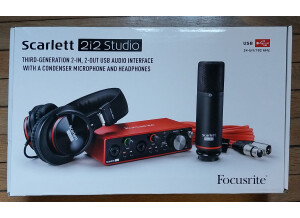 Focusrite Scarlett2-2i2 Studio Pack (87953)