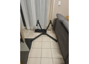 Ultimate Support V-Stand Pro