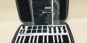 Vends clavier maître Akai Professional MPK Mini MKII avec boîte de transport