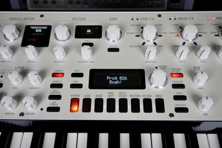 KingKorg NEO 2tof 8 zoom centre KingKorg NEO 2tof 8 zoom centre