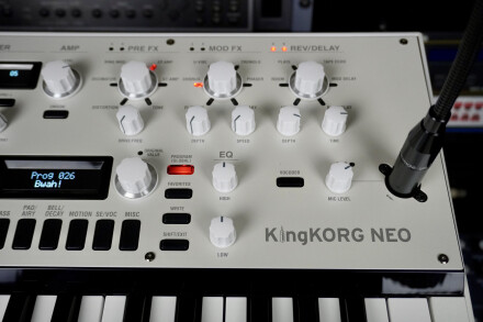 KingKorg NEO 2tof 9 zoom droite KingKorg NEO 2tof 9 zoom droite