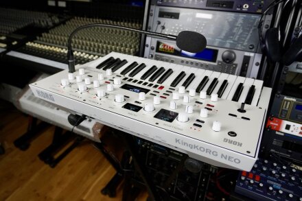 KingKorg NEO 2tof 14 trois quarts arrière haut KingKorg NEO 2tof 14 trois quarts arrière haut