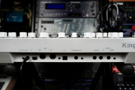 KingKorg NEO 2tof 16 zoom arrière KingKorg NEO 2tof 16 zoom arrière