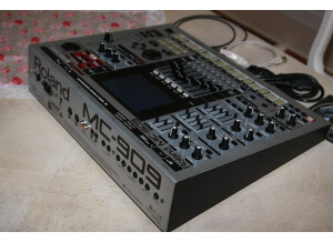 Roland MC-909 Sampling Groovebox (37767)