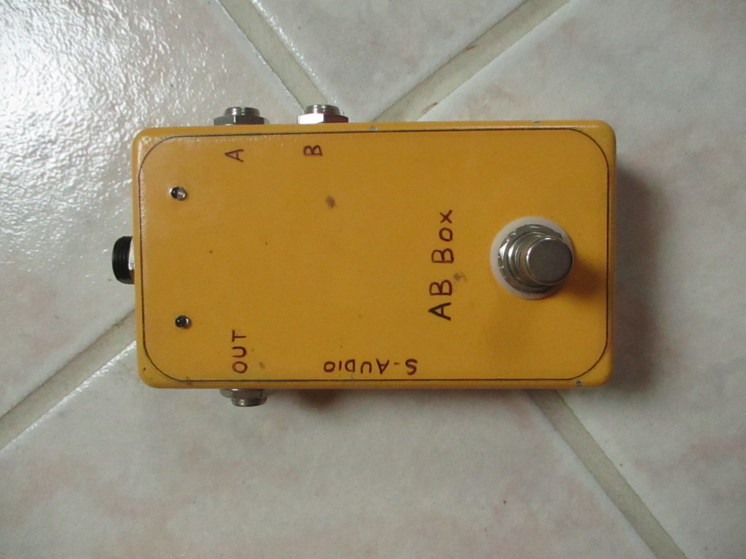 Vends pédale de sélection de canal 