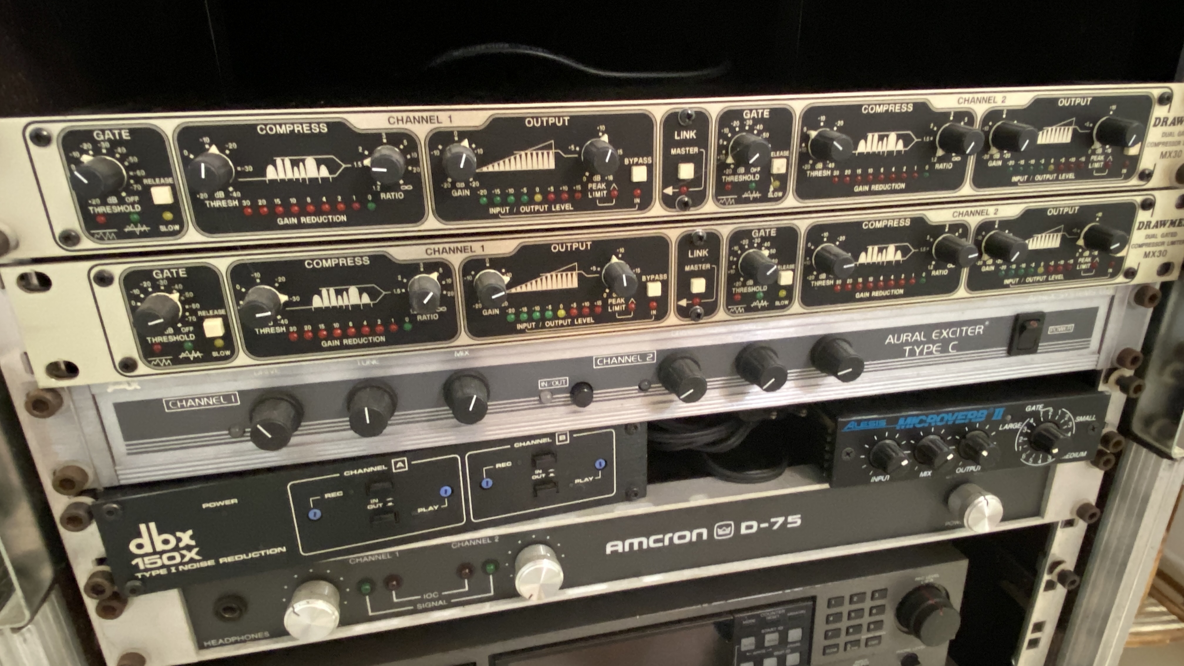 Vends 2 x uniteés Dual gate compresseur