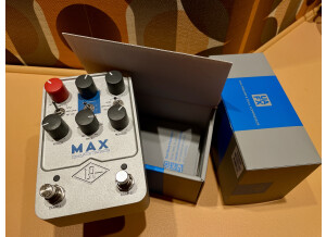 Universal Audio Max Preamp & Dual Compressor